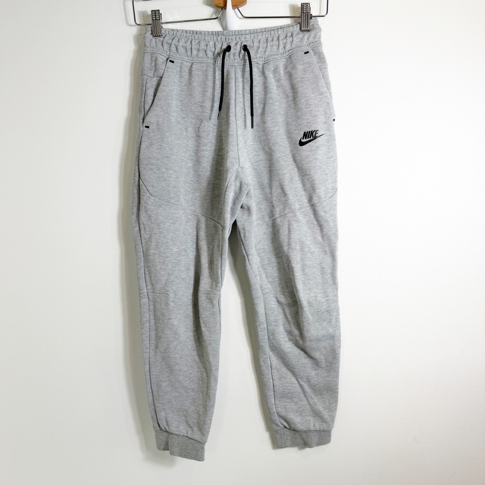Nike Tech Fleece Joggers Boys Large L Gray CU9213-063 Tapered Sweatpants